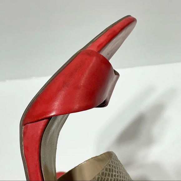 Guess Slip On  Strap Sandals Heels Size 8 1/2 - Picture 9 of 16